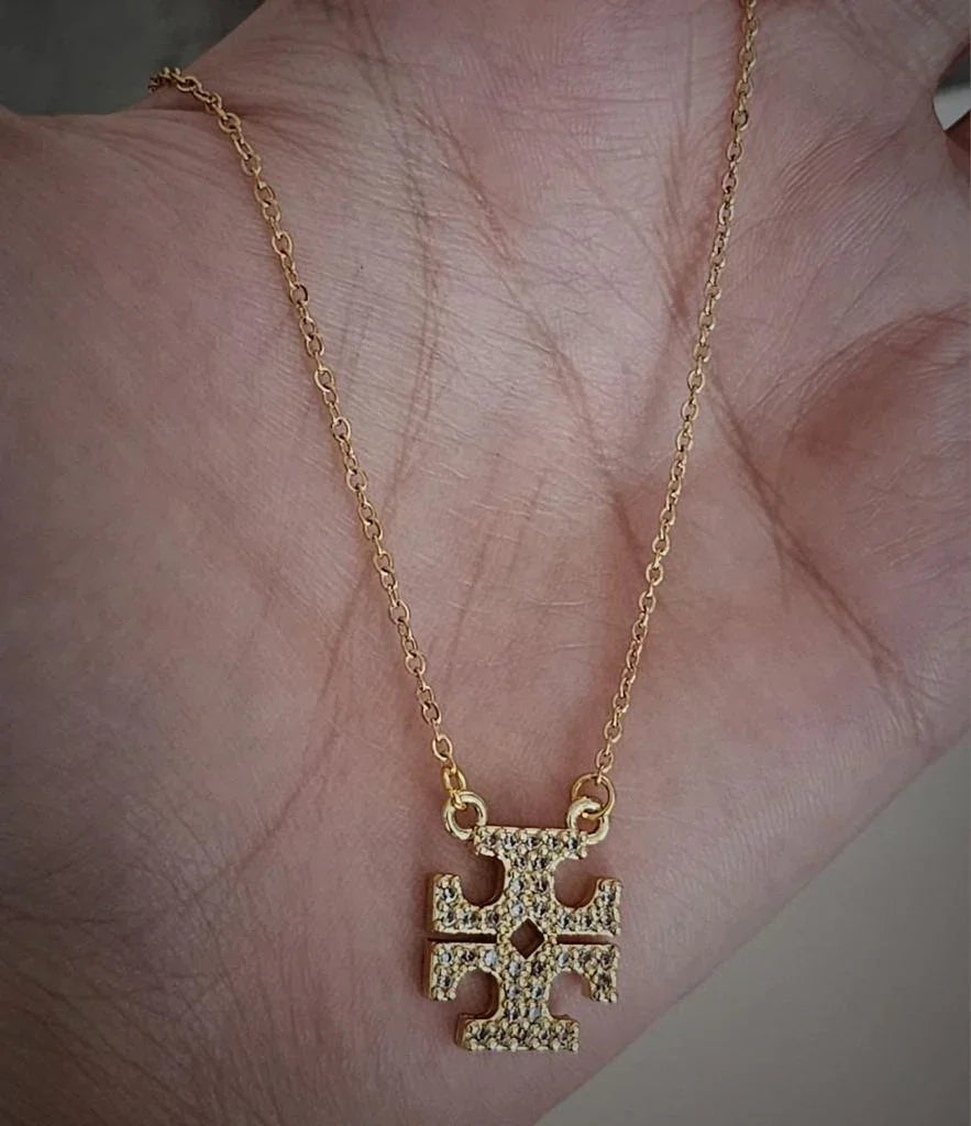 Minimalist Chic: Less is More