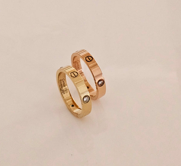 Cartier love ring Gold