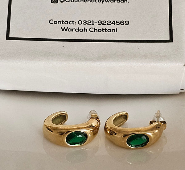 Green stone earring