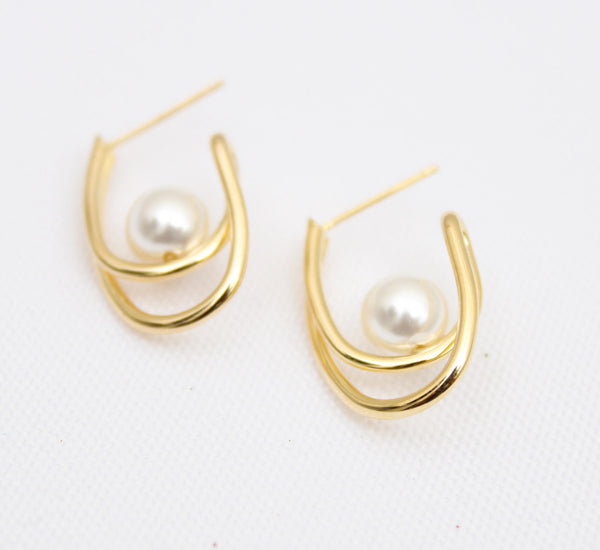 Oval hoops with pearl