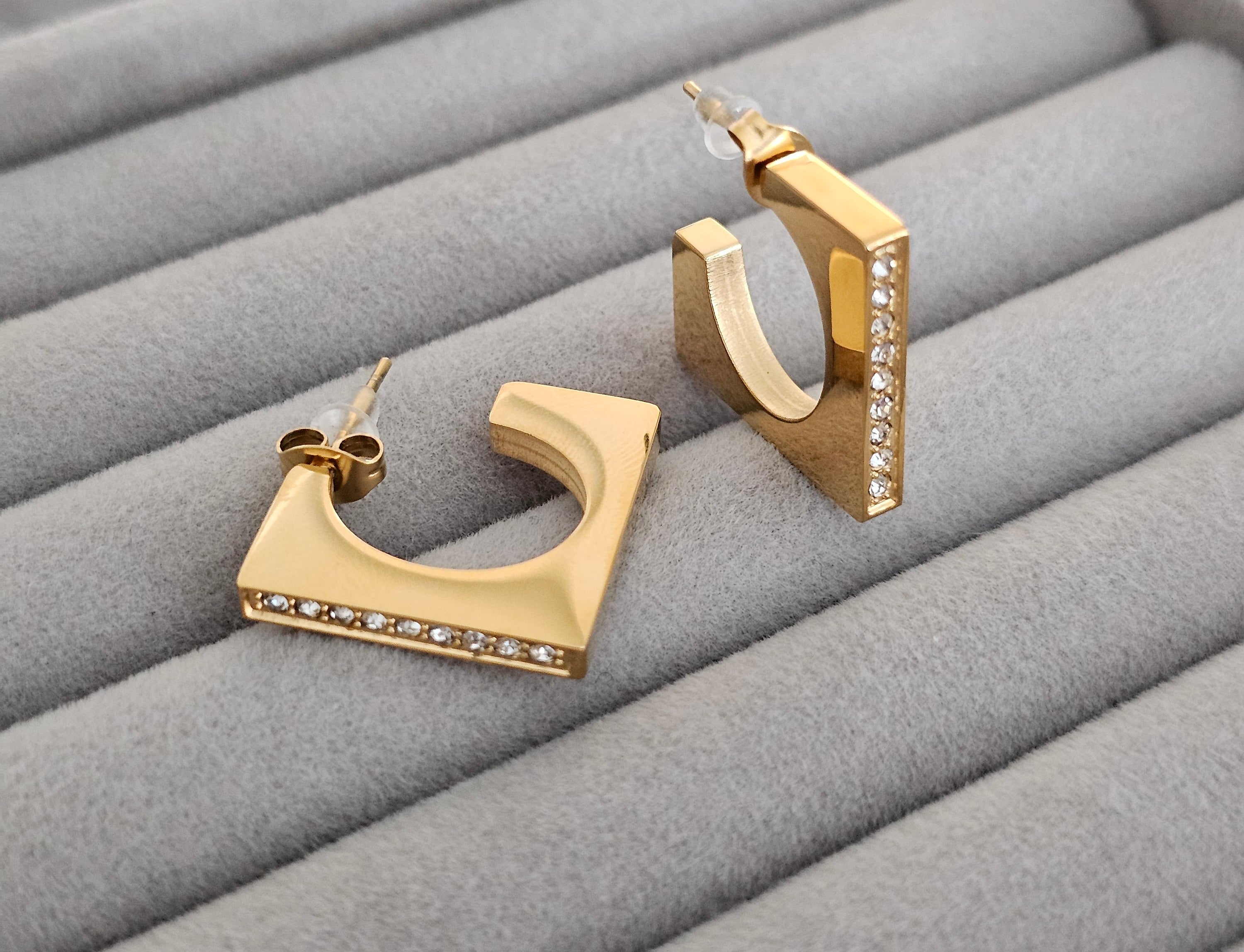 3D square zircon earings