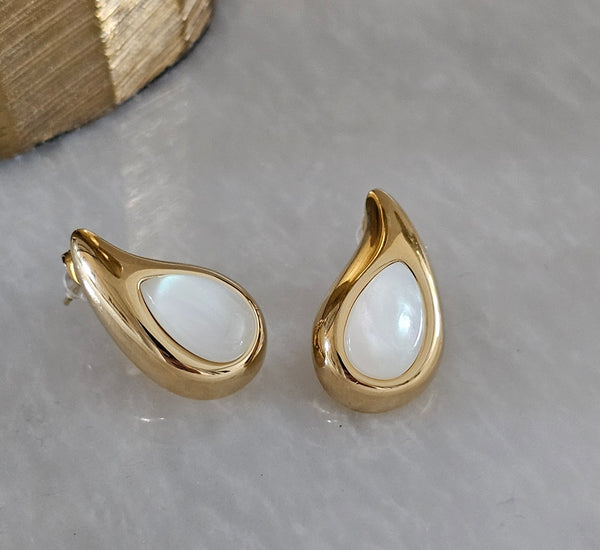 Almond pearl tops