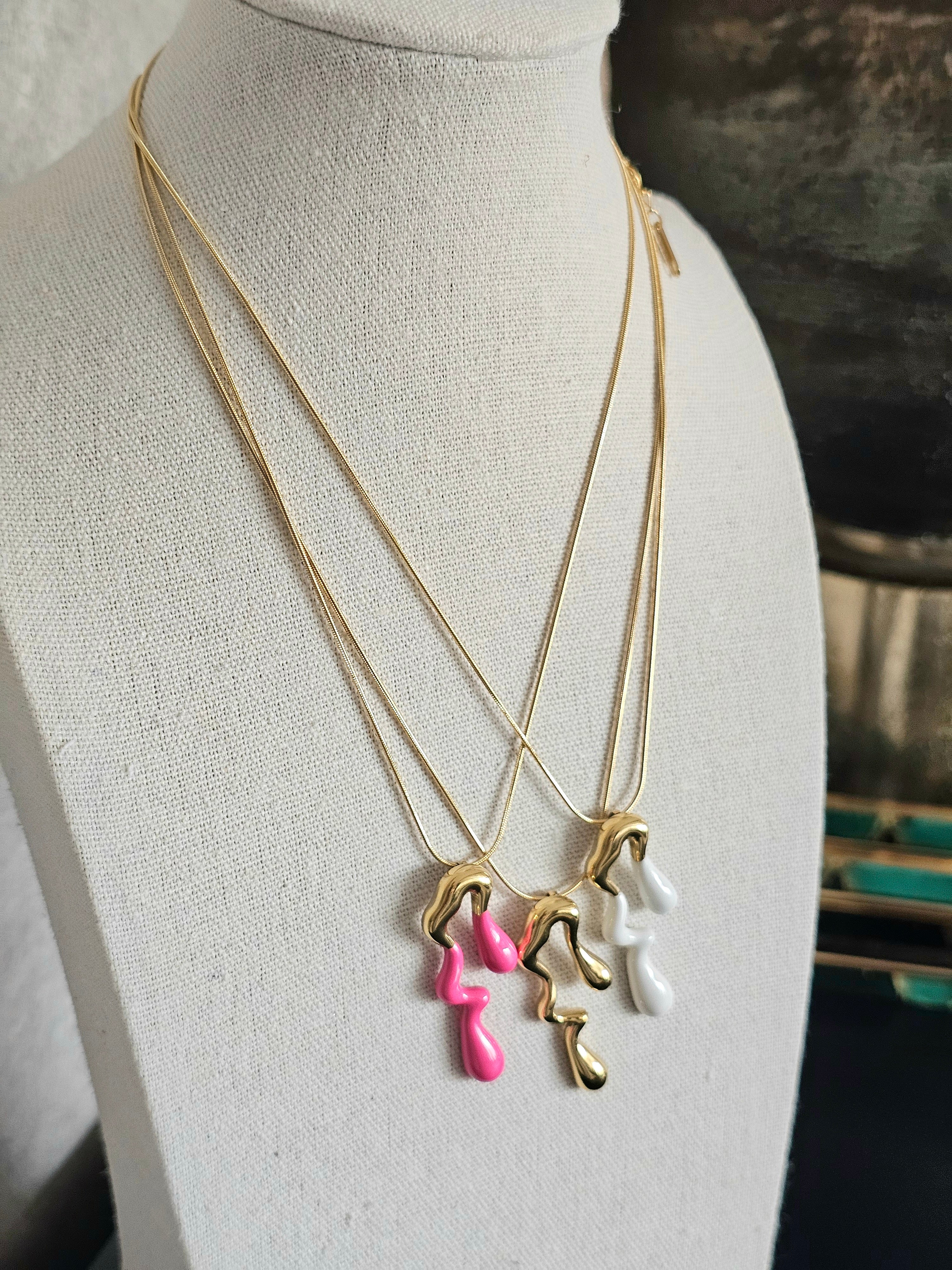 Wavy necklace