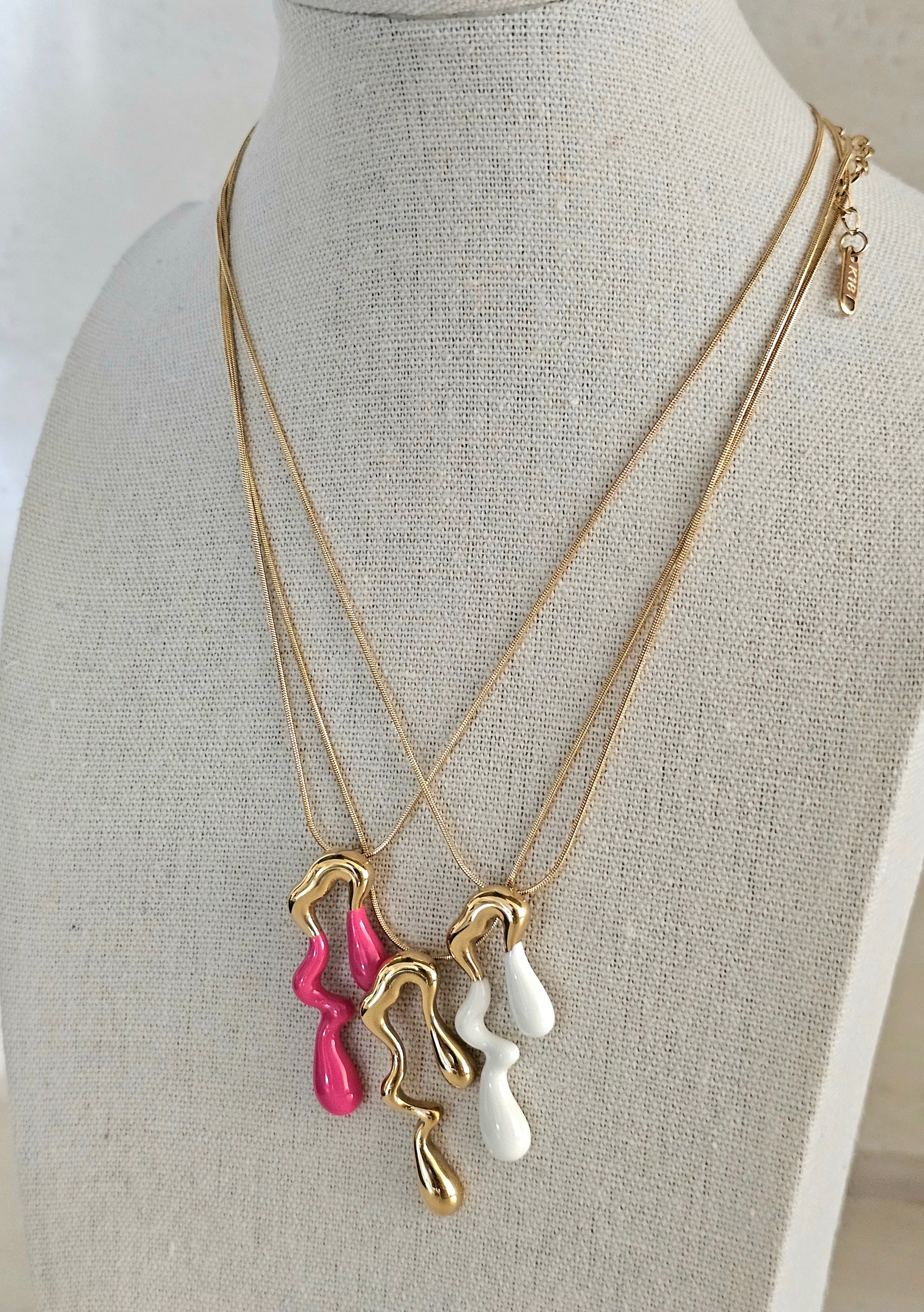 Wavy necklace