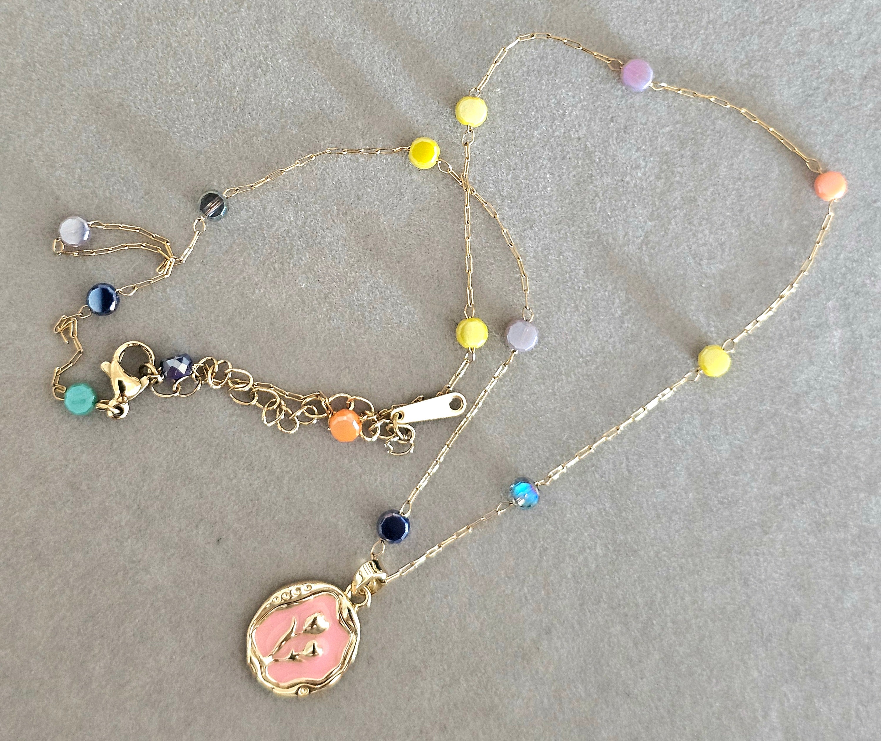 Multicolor bead necklace