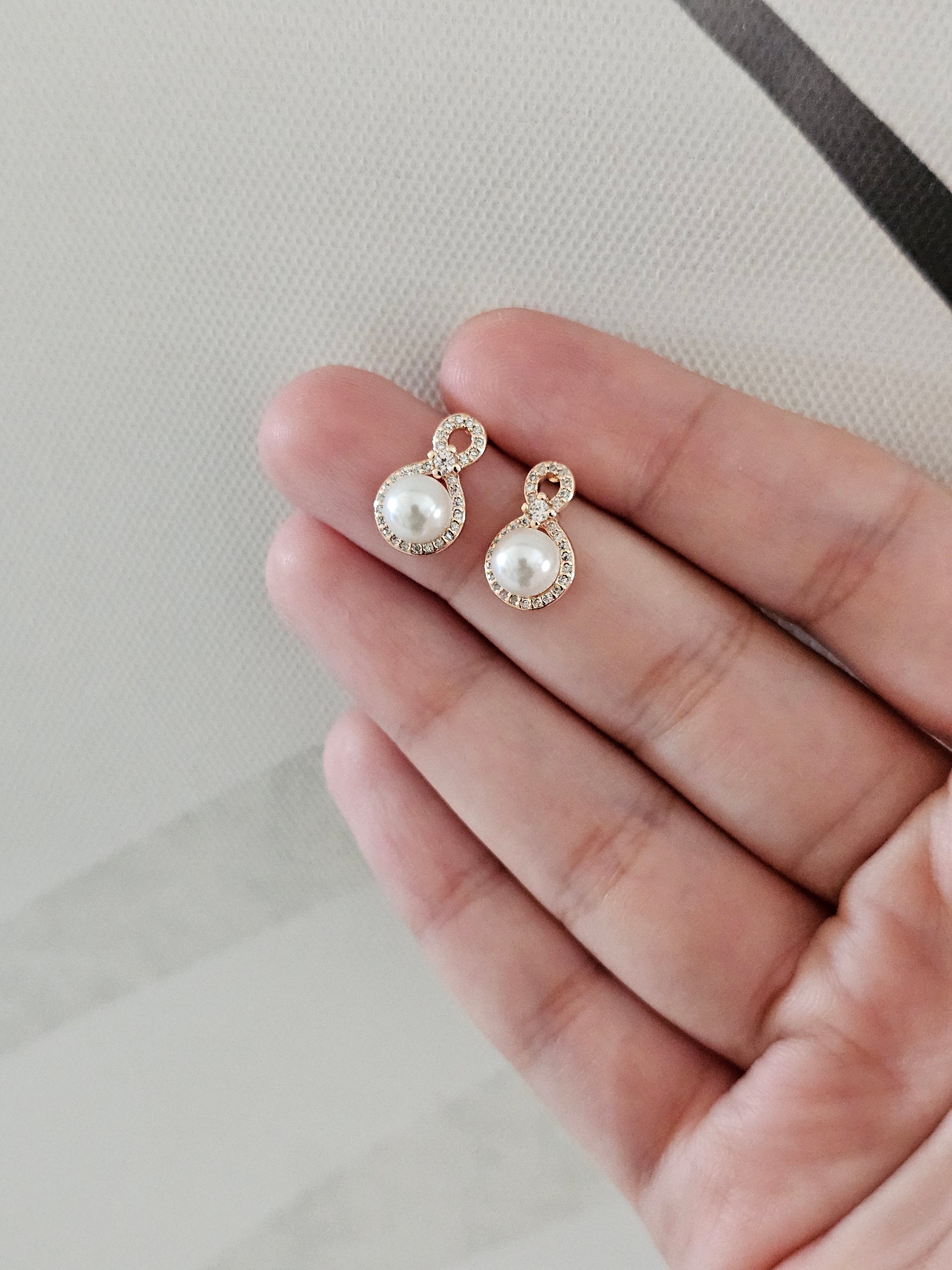Tiny pearl tops ( suitable for kids and teens)
