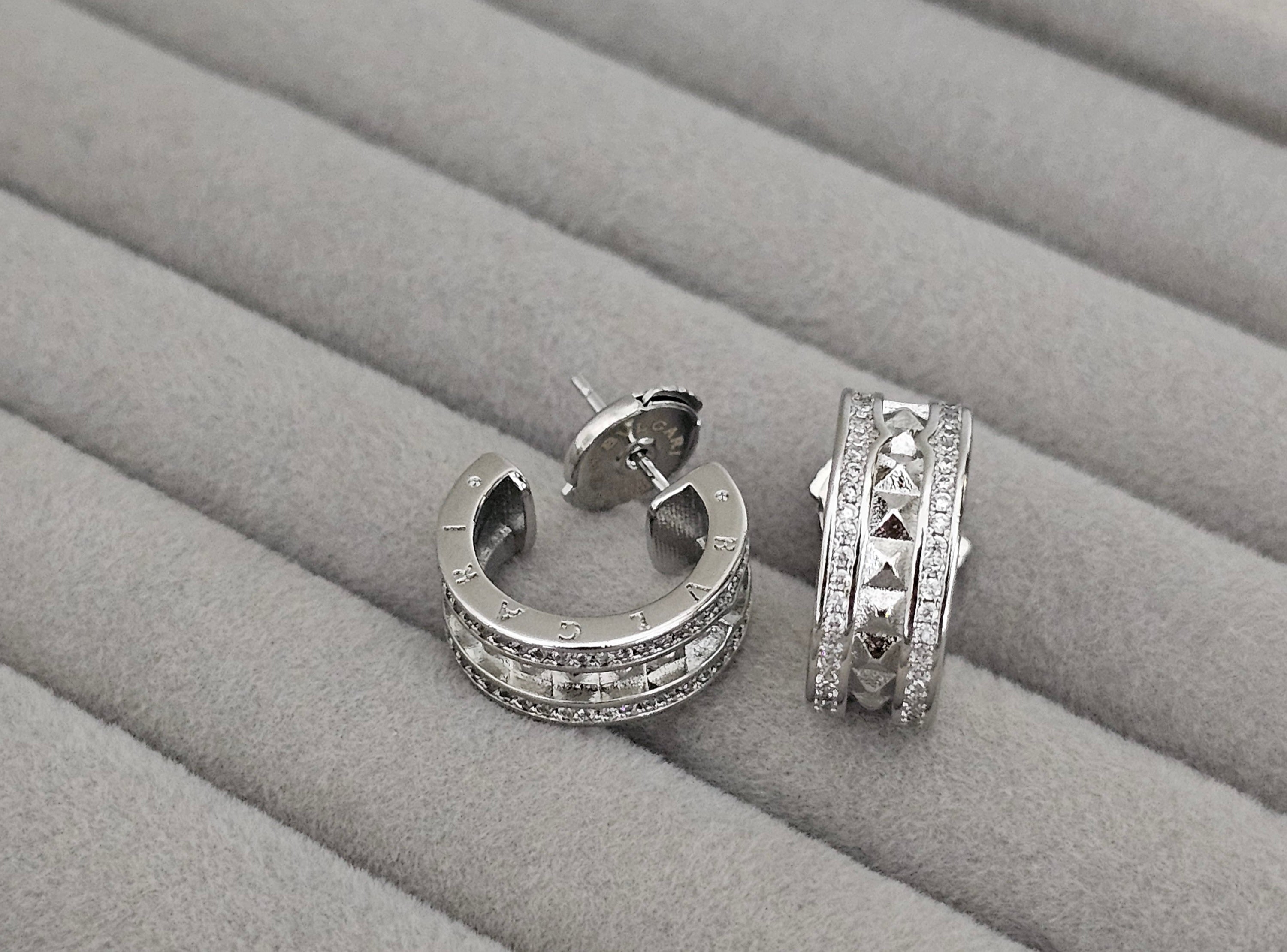 Bvlgari round hoops