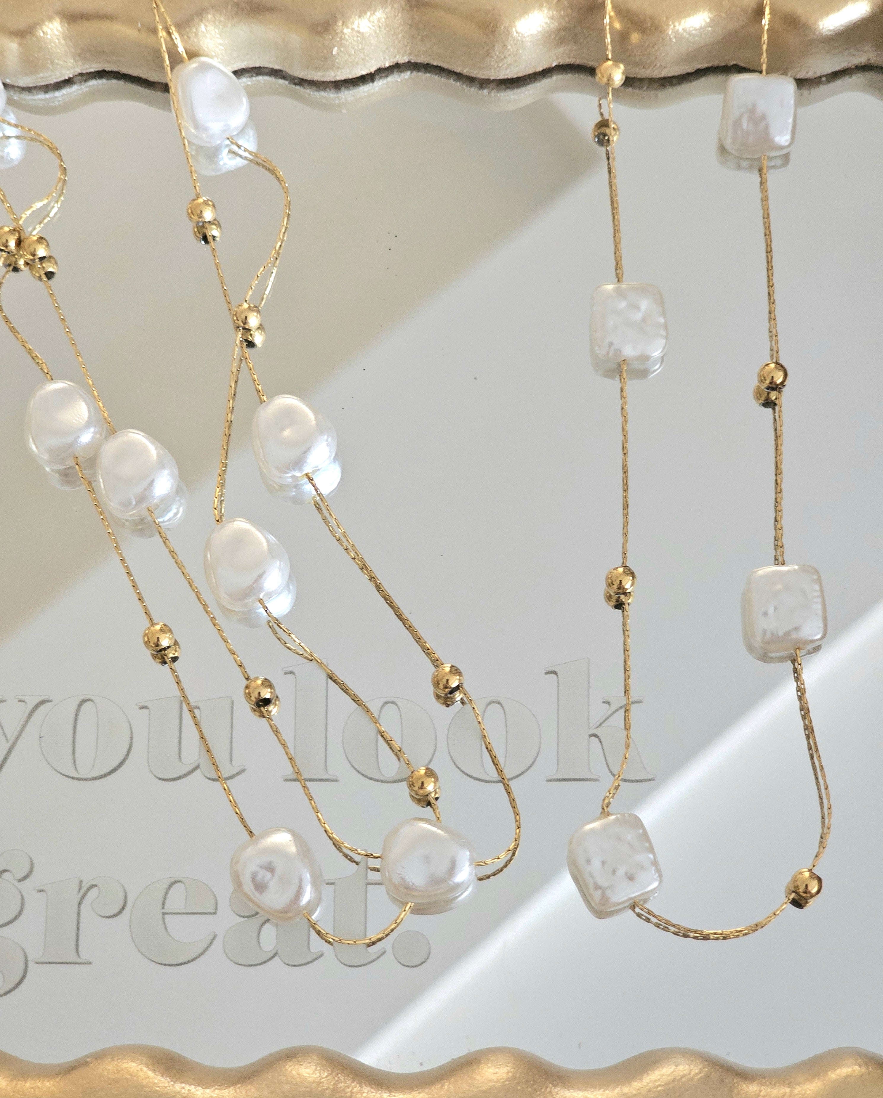 Single lined square pearl necklace