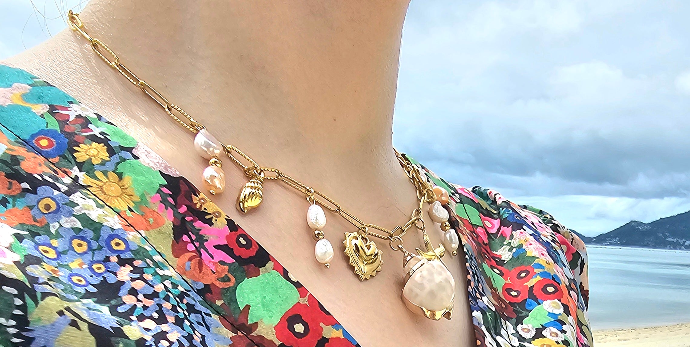 Shell/ pink pearl necklace