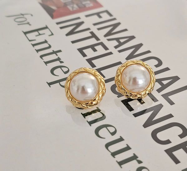 Celine 3d cut pearl tops