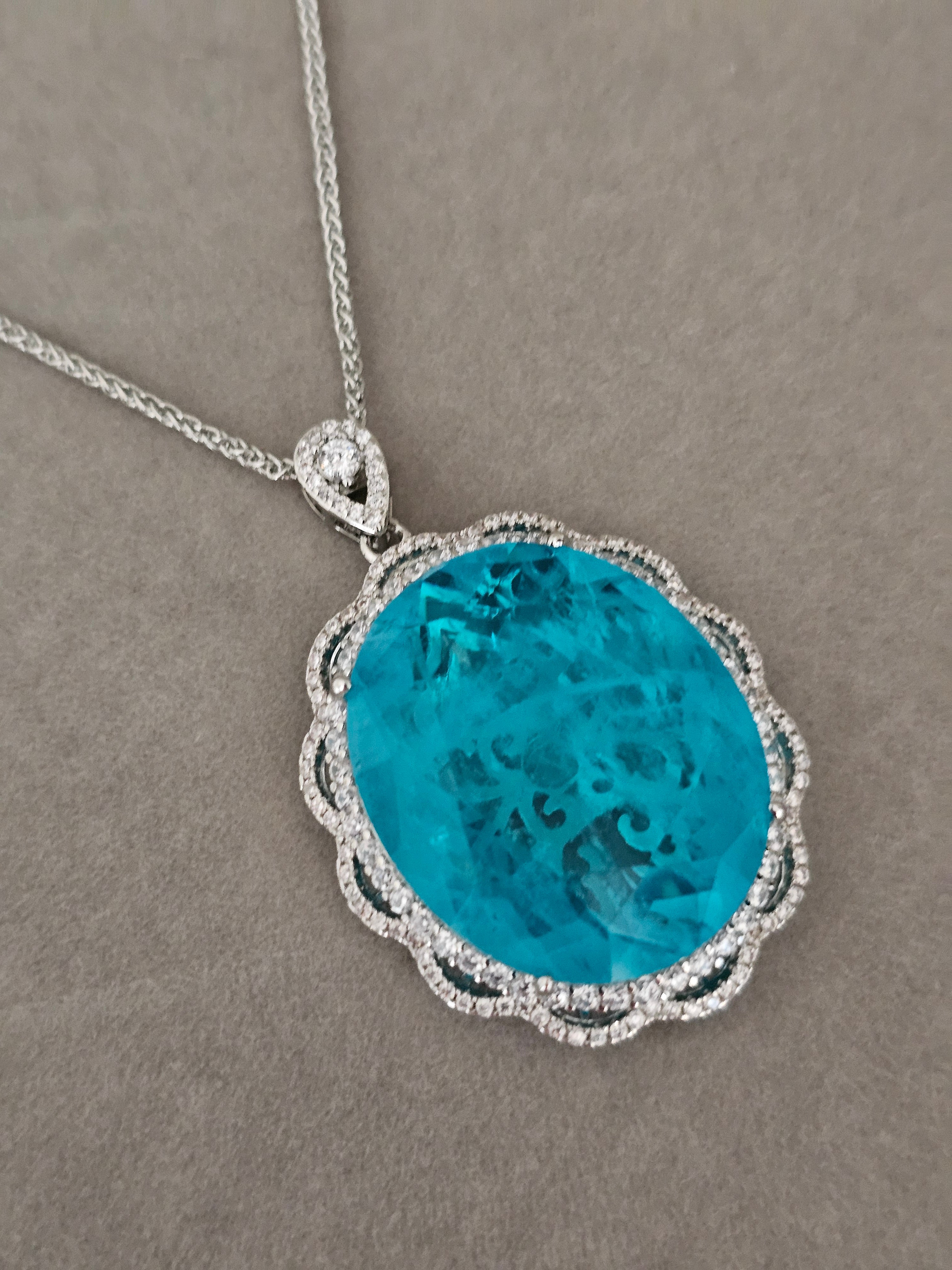 Sea blue sworaski pendant necklace ( high quality)