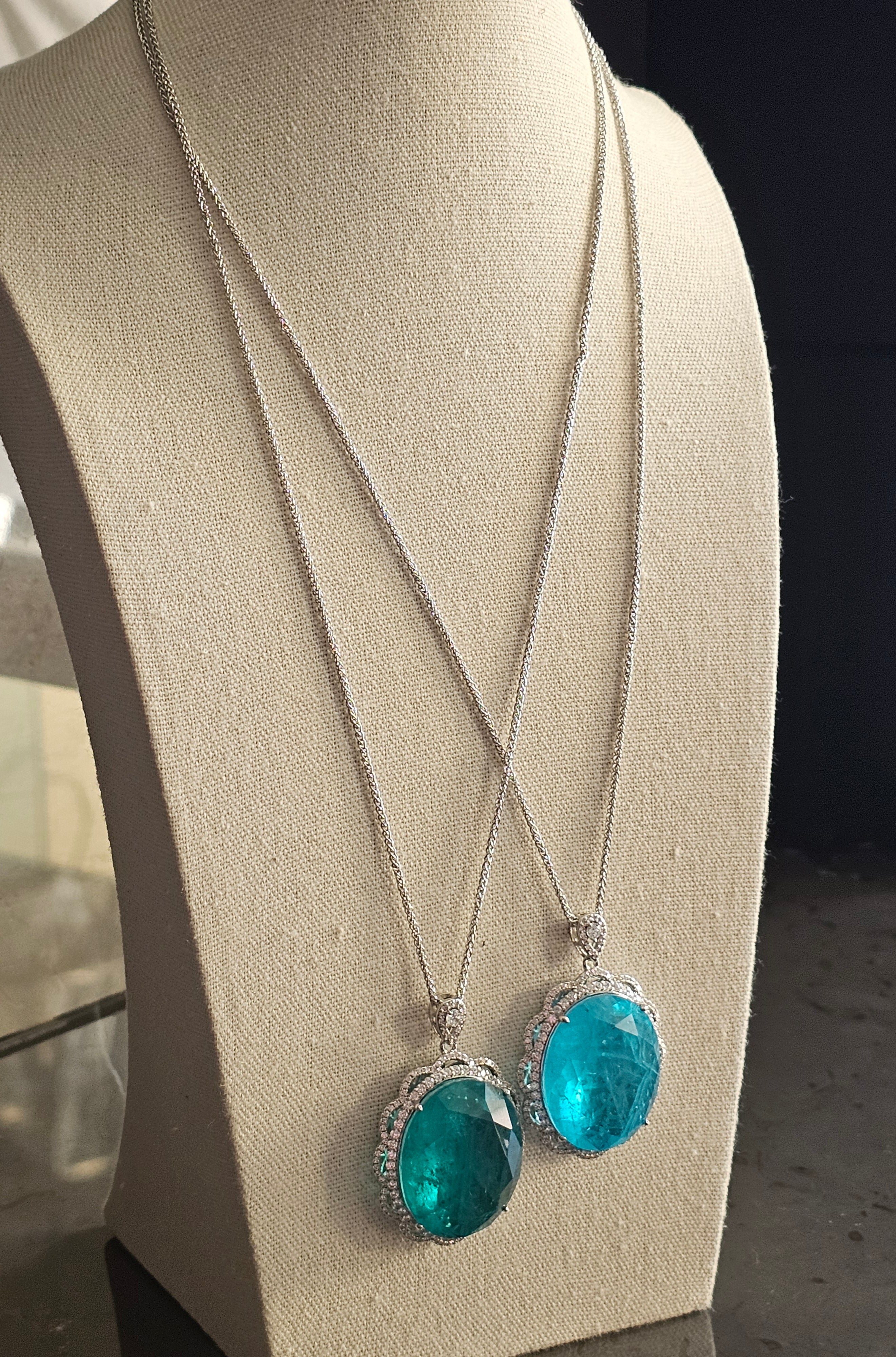 Sea blue sworaski pendant necklace ( high quality)