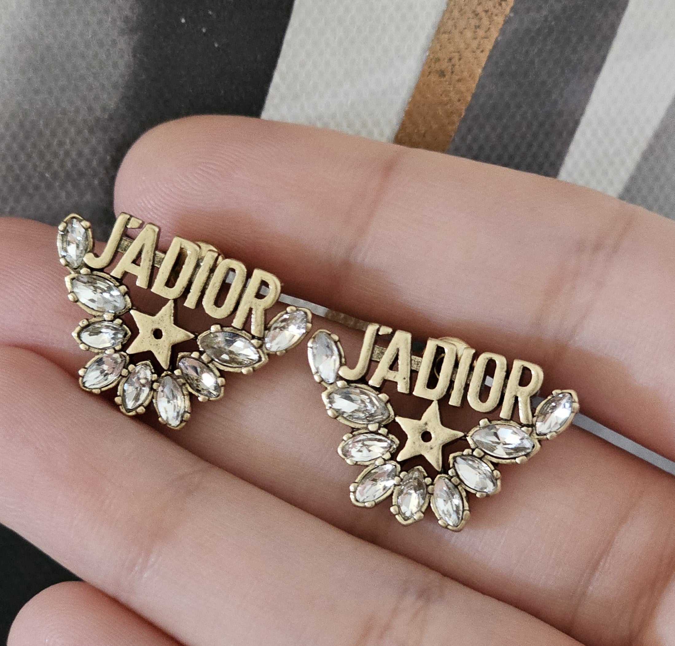 Jadior tops