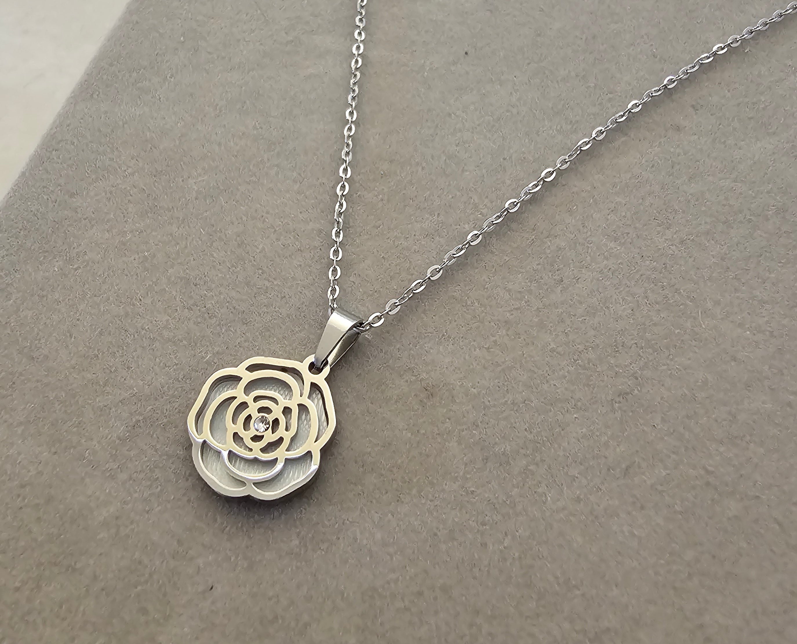 Flower pendant