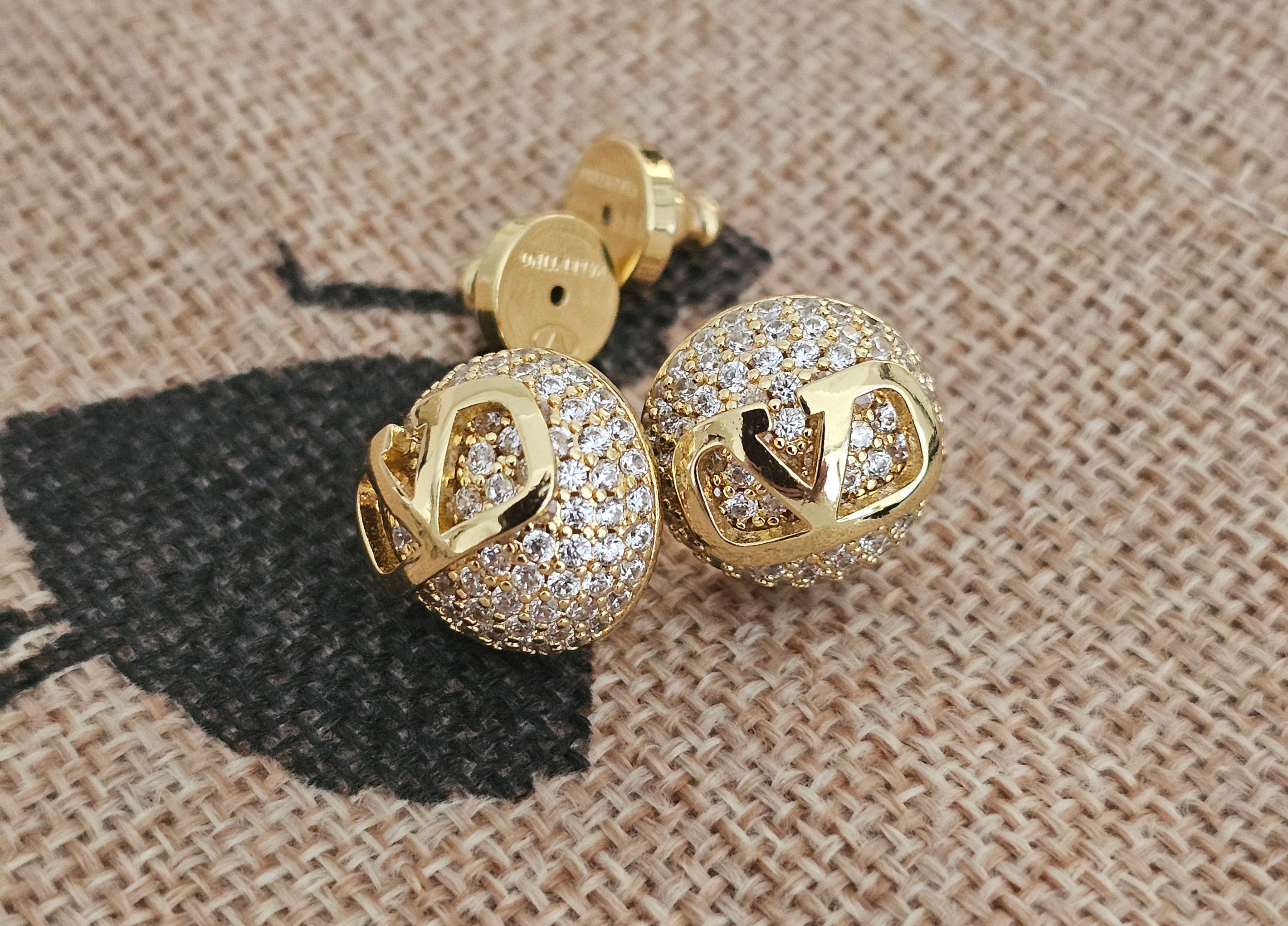 Valentino full stone round studs