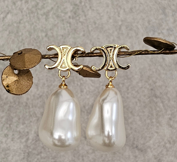 Pearl drop earrings