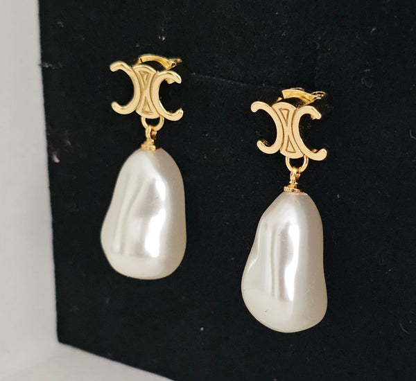 Pearl drop earrings