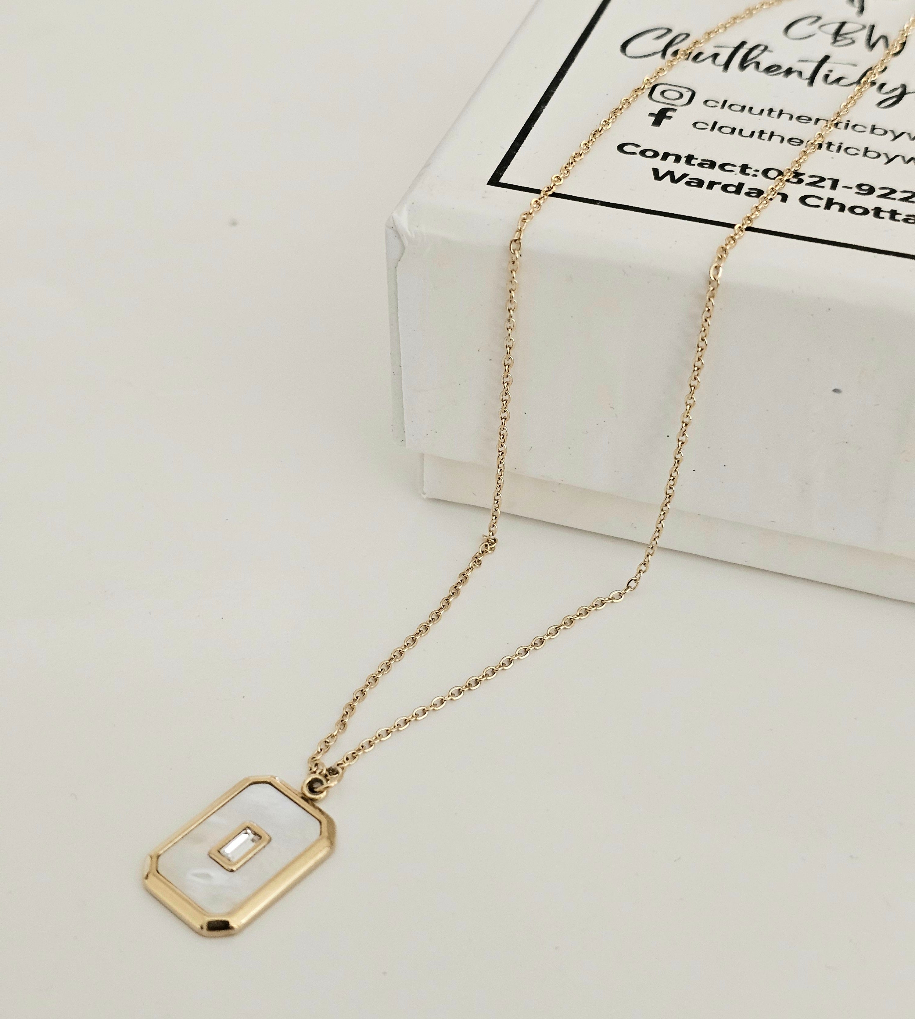 Rectangle pearl necklace