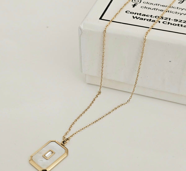 Rectangle pearl necklace