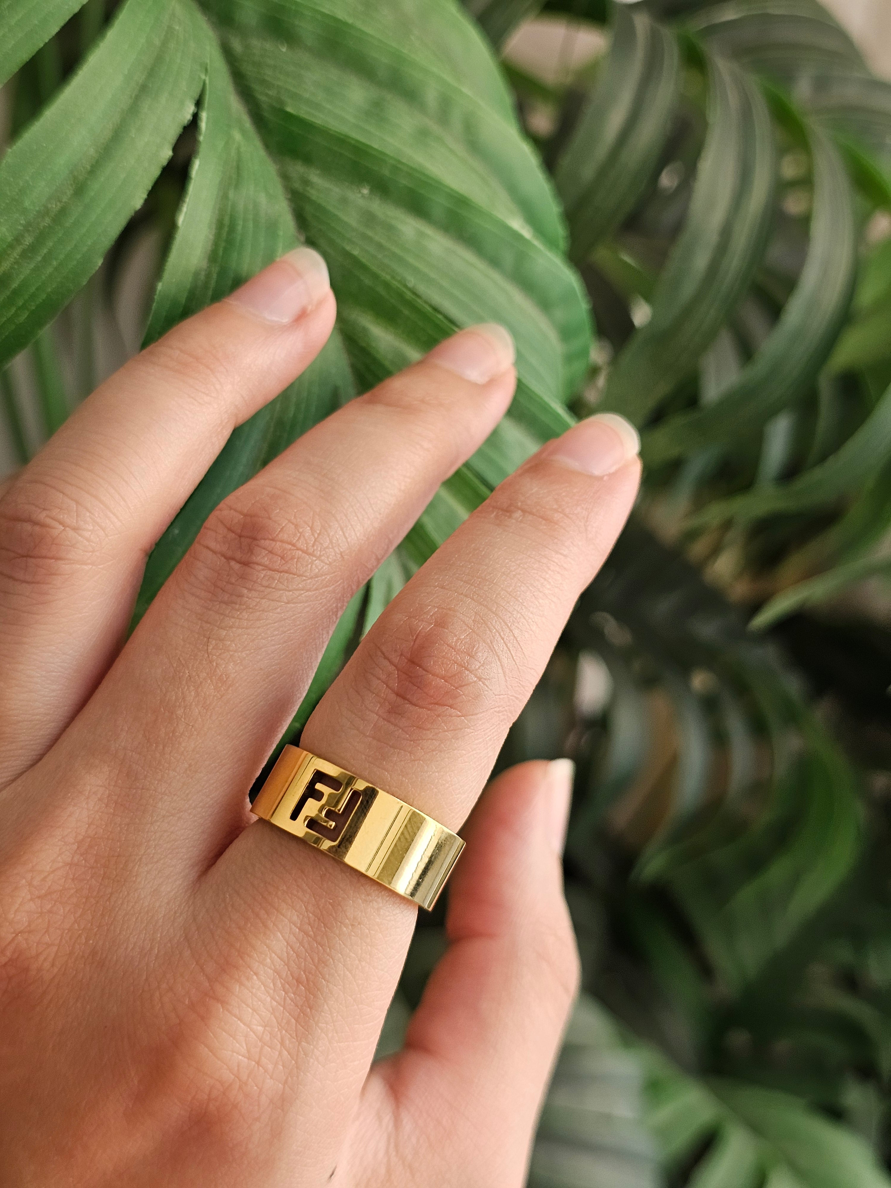 Fendi logo band