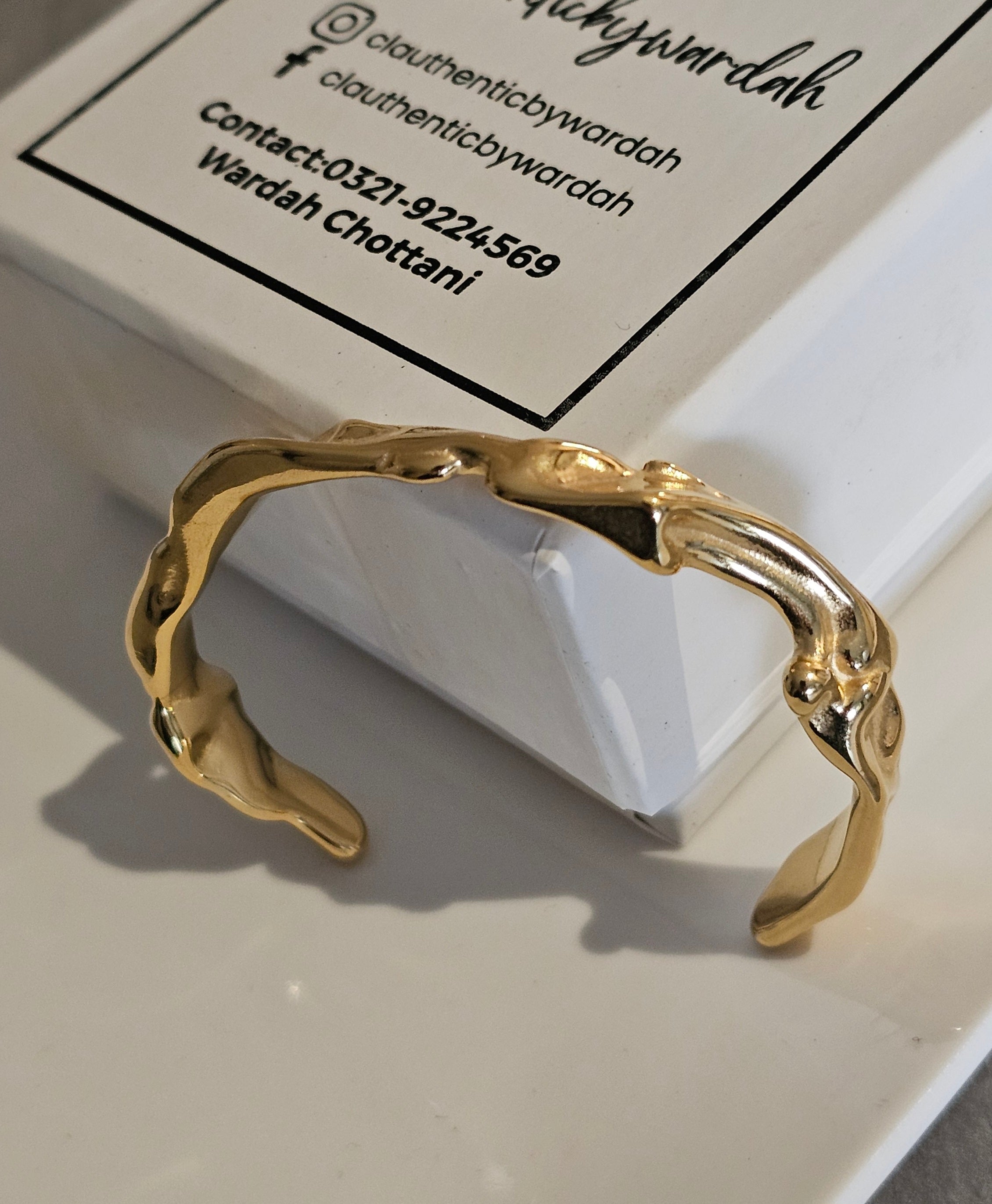 Uneven cuff bangle