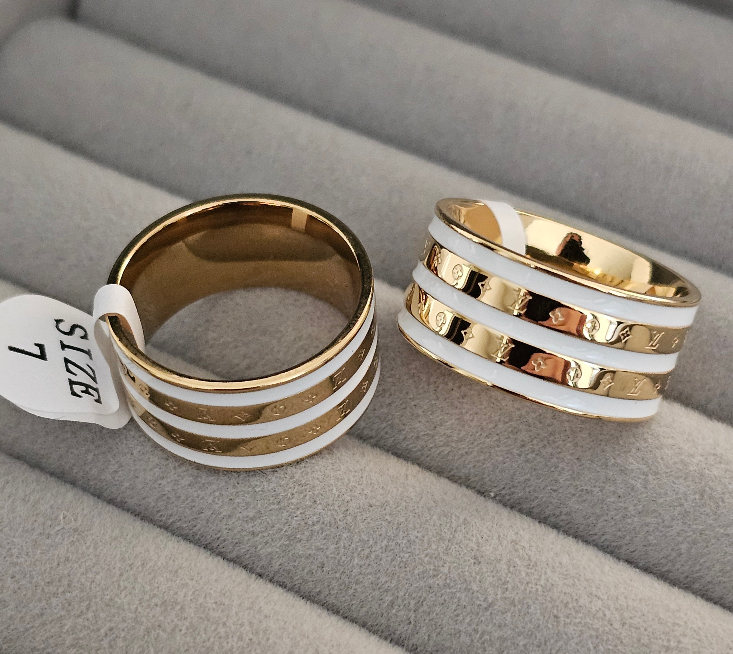 Lv white/gold thick band