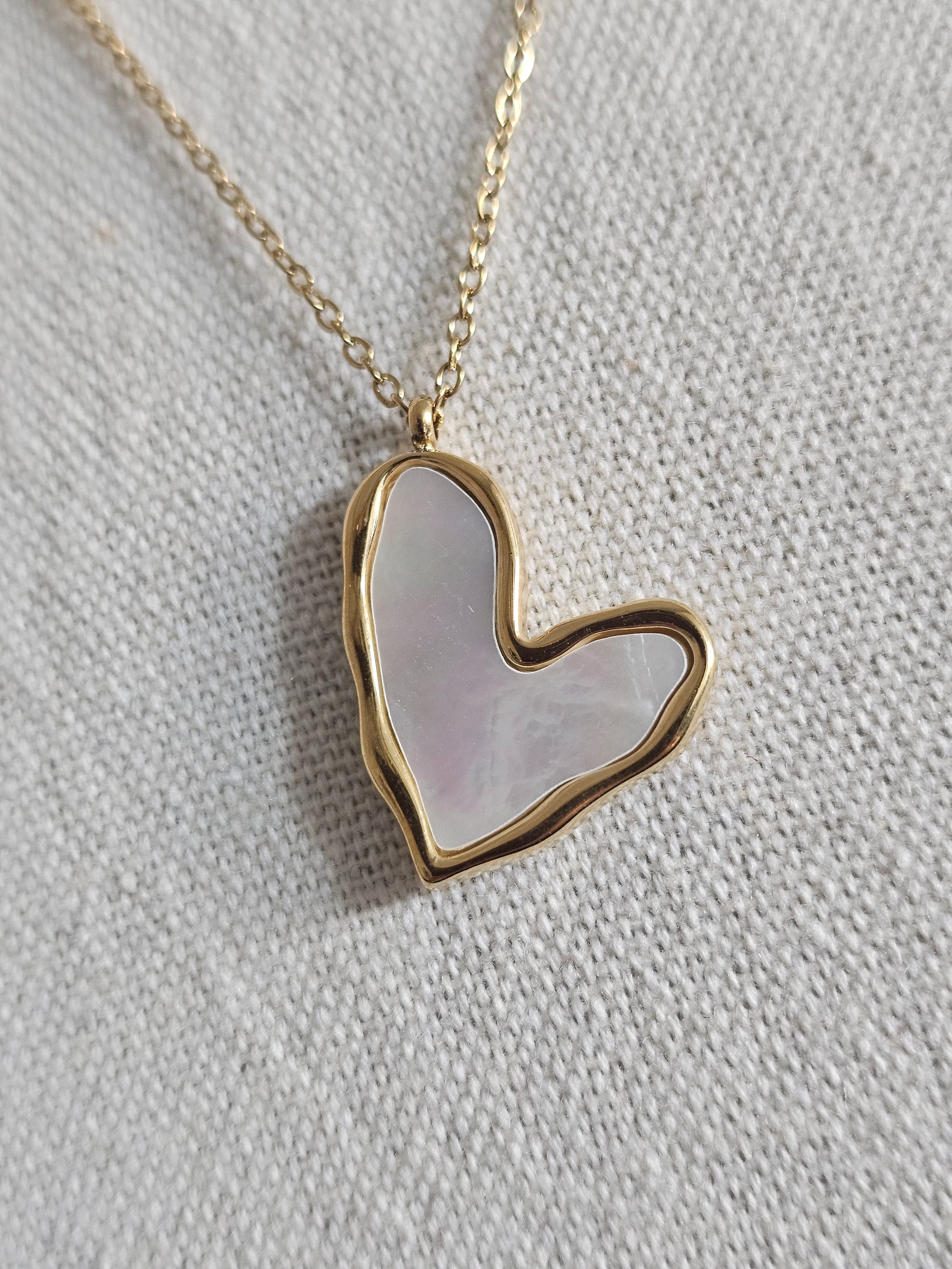 M/pearl slant heart necklace