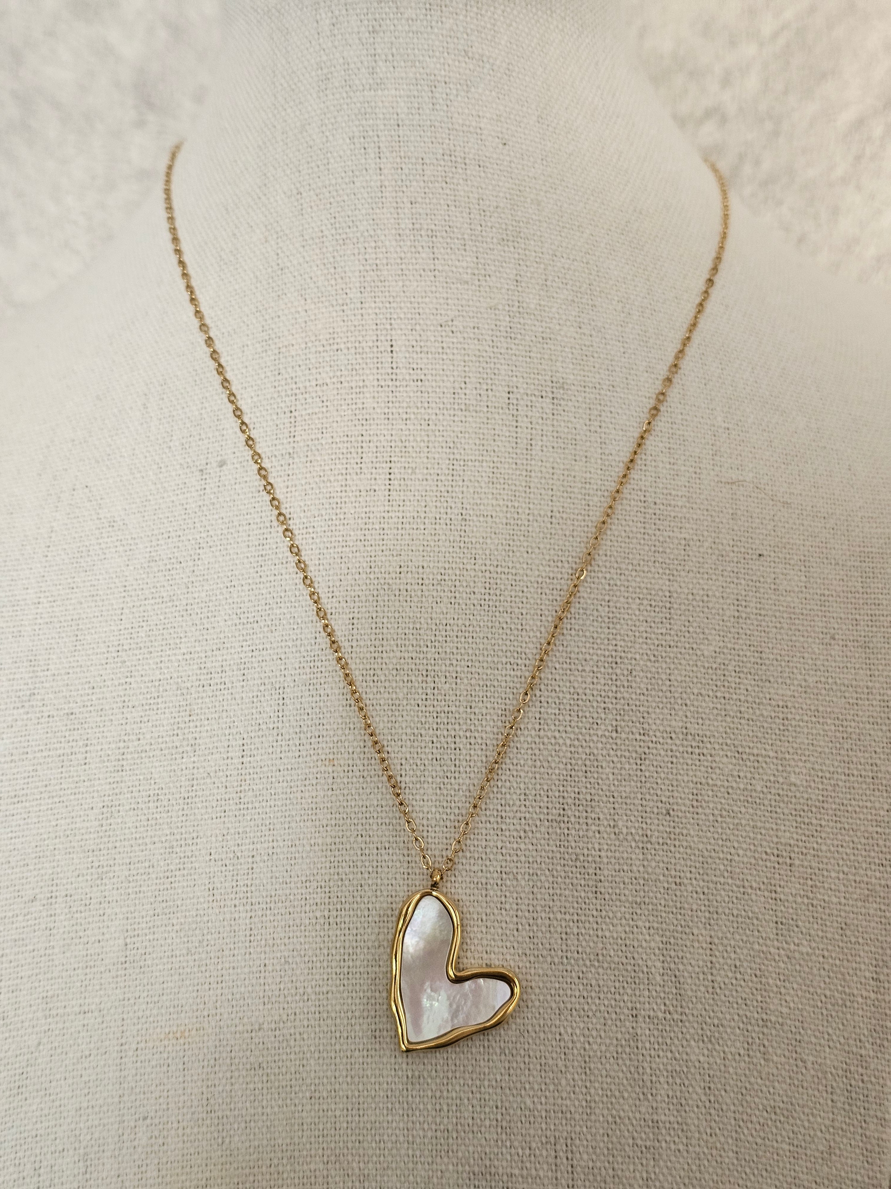 M/pearl slant heart necklace