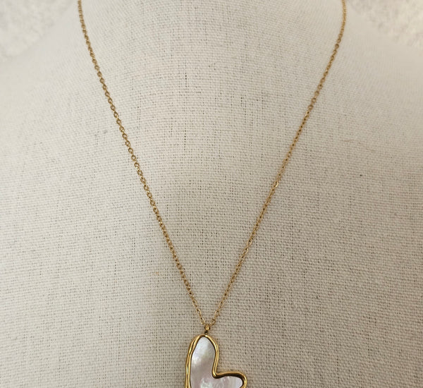 M/pearl slant heart necklace