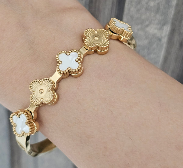 Five clover/pearl bangle