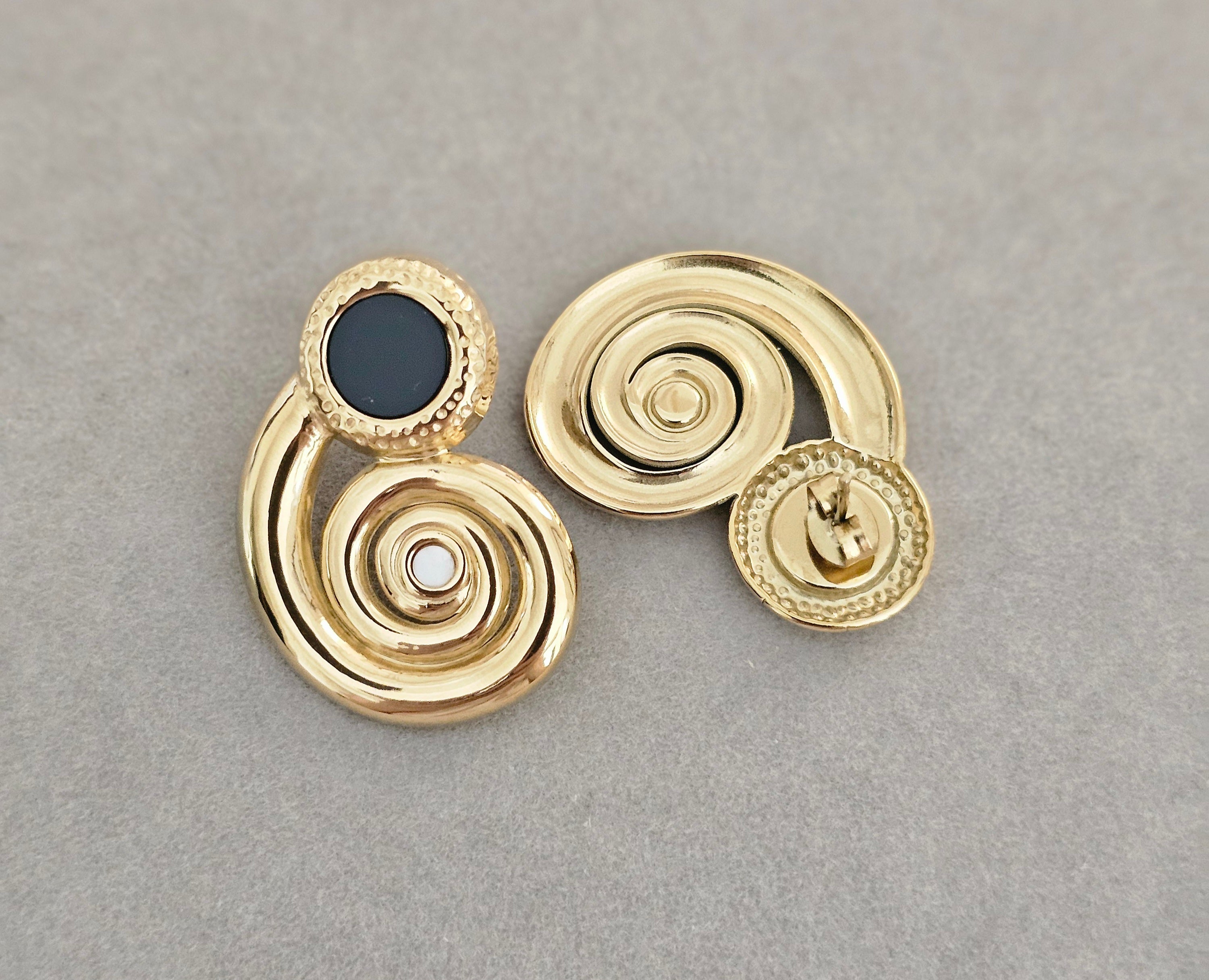 Black spiral tops