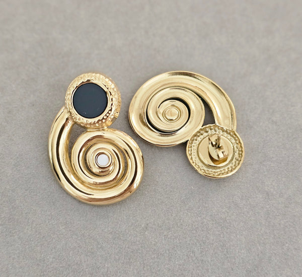 Black spiral tops