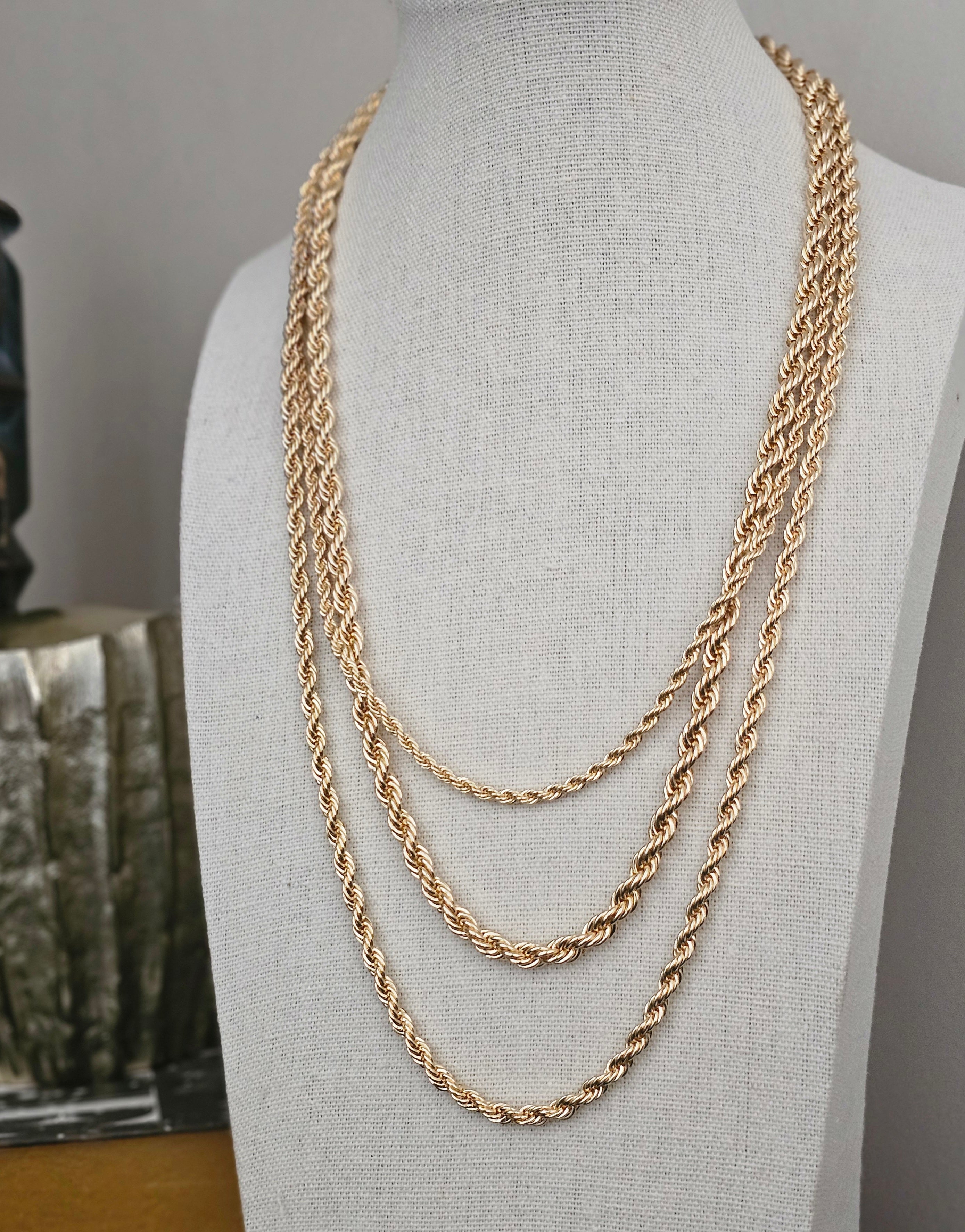 3 lined twisted chain necklace