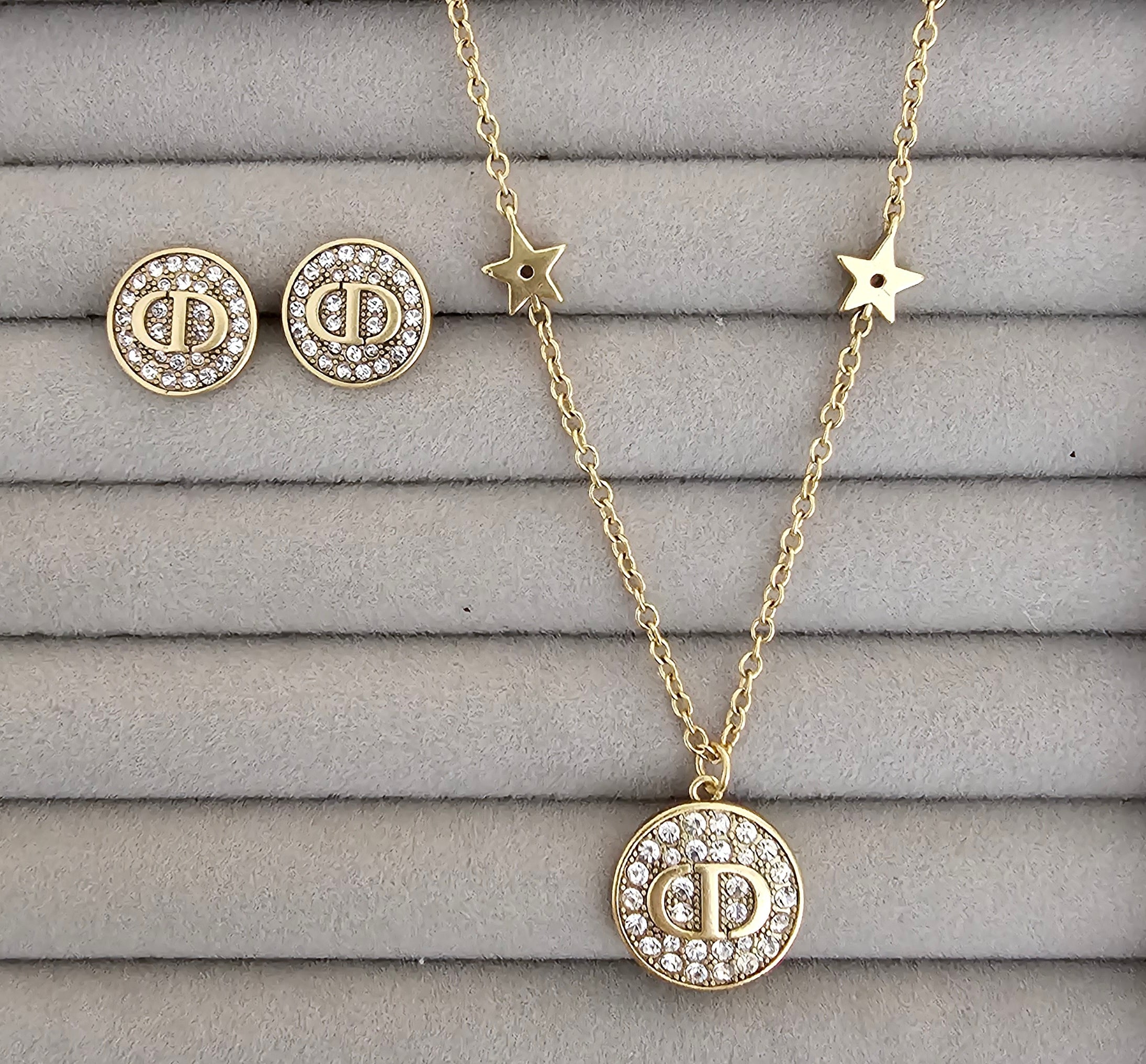 Dior circle zircon necklace