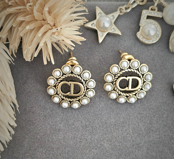 Dior pearl circles