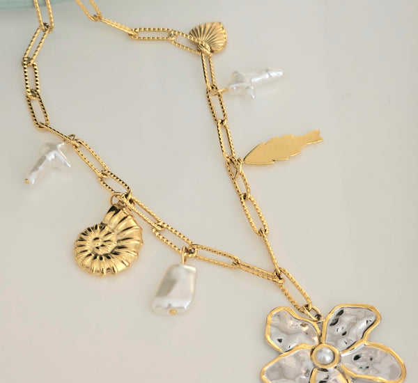 Flower metal necklace