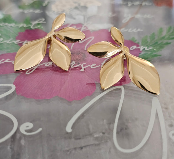 Gold Leaf tops - Clauthentic By Wardah
